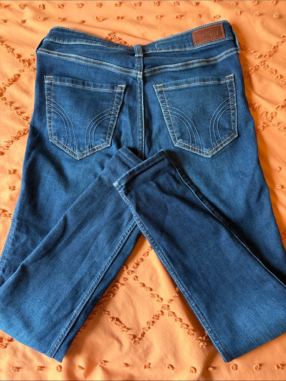 Hollister Women's Dark Blue High-Rise Skinny Jeans - Picture 2 of 3